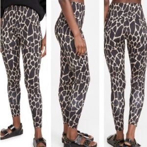 Onzie High rise Giraffe Print Yoga Athletic Leggings size Extra Small